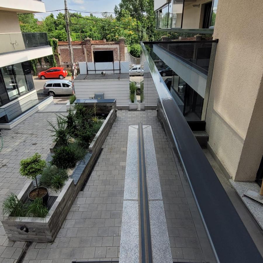 10 - Catedral - Free Parking Bucharest