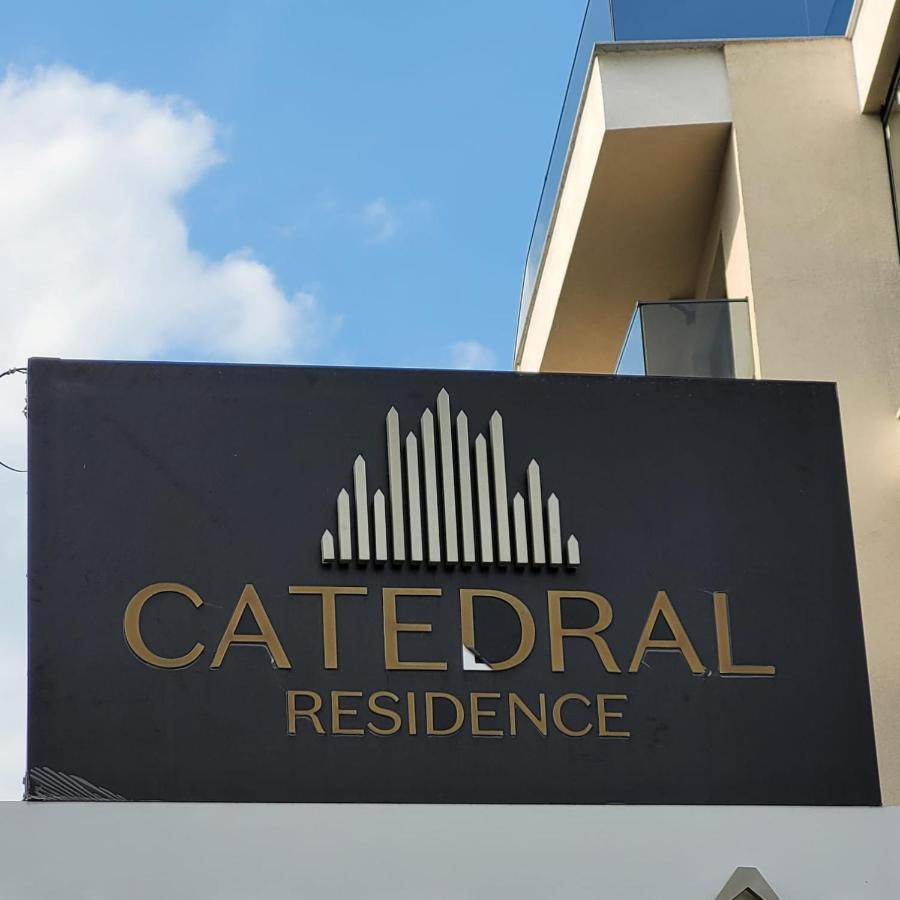 10 - Catedral - Free Parking Bucharest